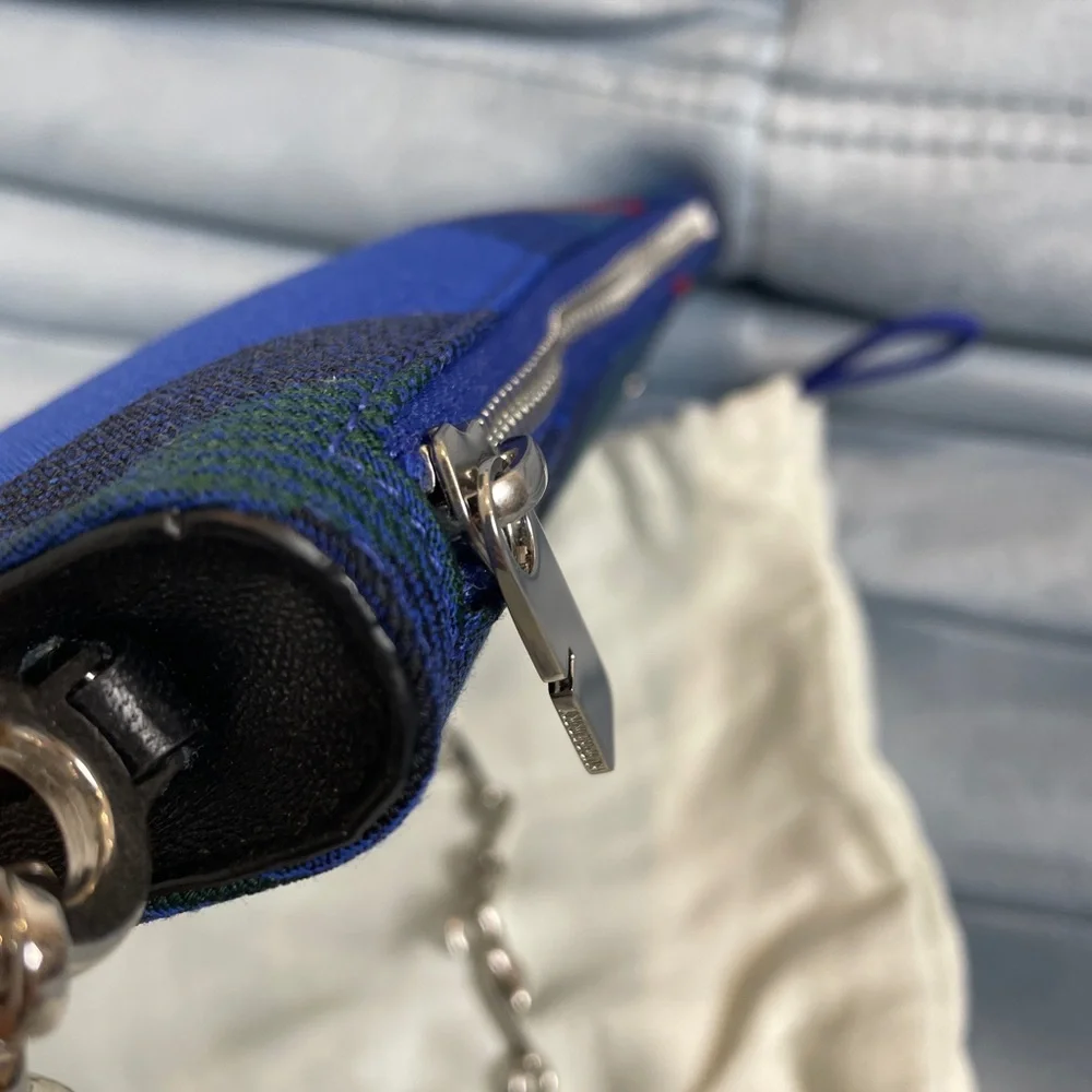 Burberry MICRO SHIELD SLING BAG - Picture 4 of 6